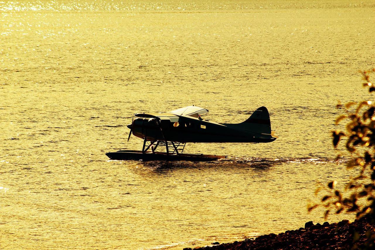 Lodge The Tuwanek And *