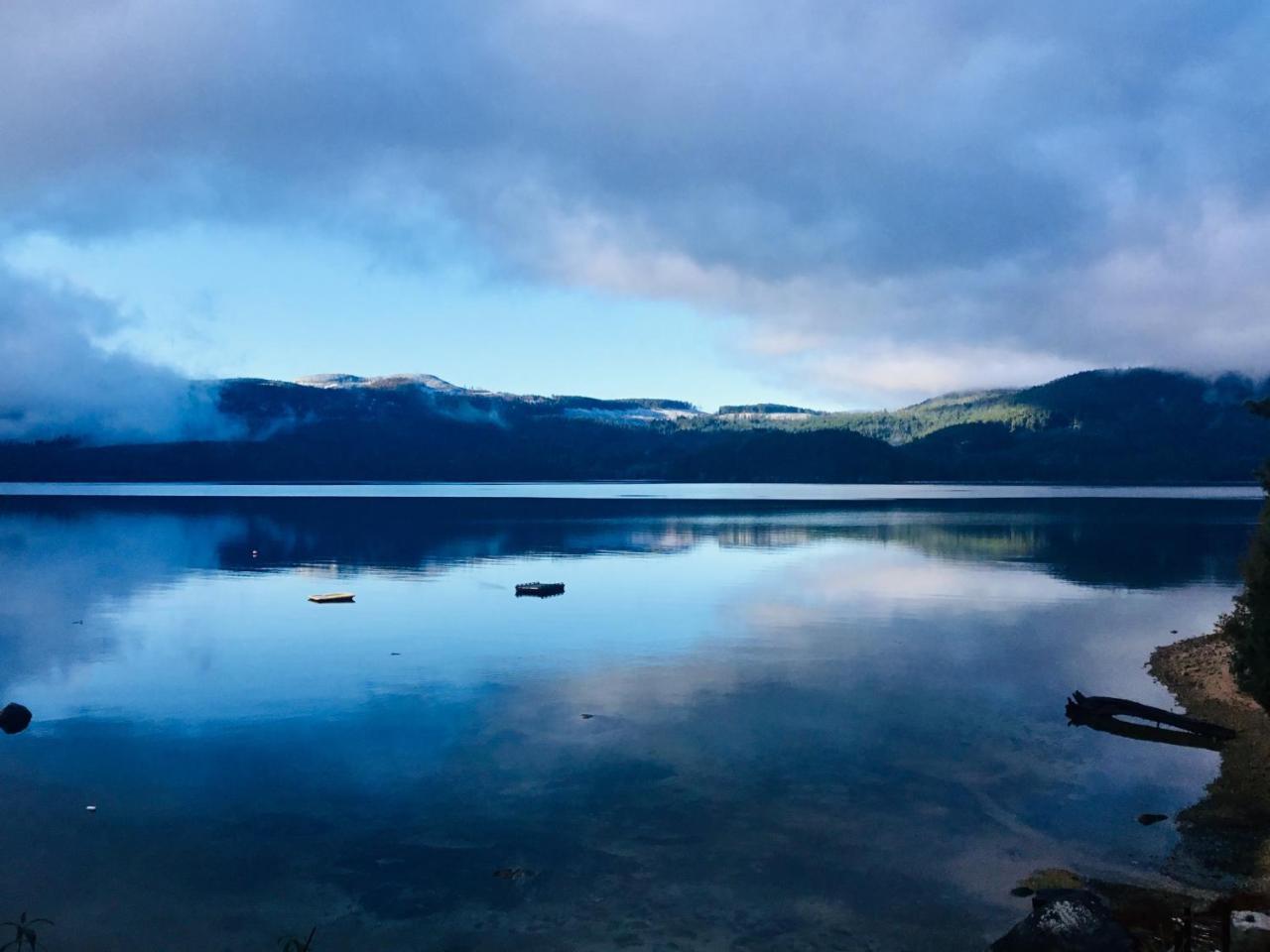 Lodge The Tuwanek And Sechelt